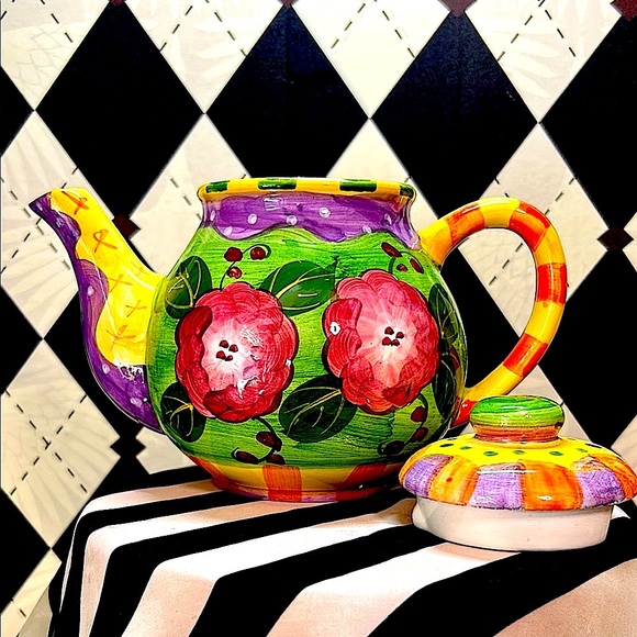 Milson & Louis Hand-Painted Ceramic Teapot – Whimsical Floral Design - Picture 5 of 14